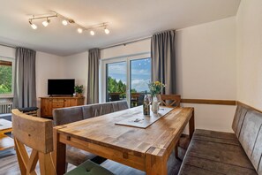 Dining - Holiday Apartment "Fuchsmichelhof 4" with Mountain View, Private Terrace & Wi-Fi (Seebach)