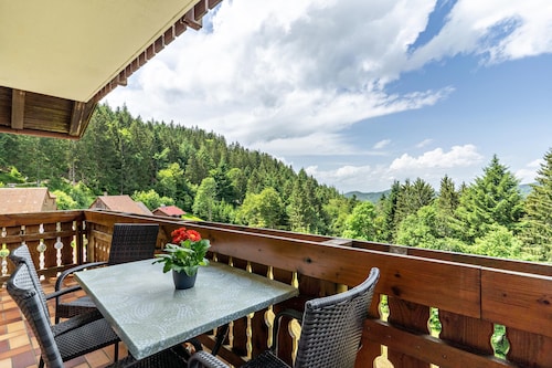 Ferienwohnung "Fuchsmichelhof 4" mit Bergblick, privater Terrasse und WLAN