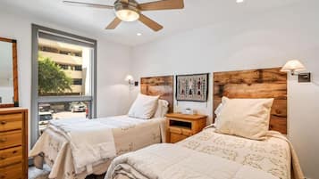 2 bedrooms, travel cot, WiFi, bed sheets