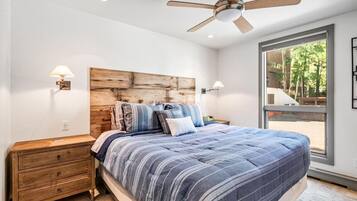 2 bedrooms, travel crib, WiFi, bed sheets