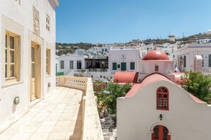 Property grounds - Holiday Home 'Cambanis Residence Mykonos Town' with Sea View, Wi-Fi and Air Conditioning (Mykonos)