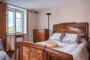 1 bedroom, iron/ironing board, free WiFi - Studio Nivolet with WiFi: City and Lake View – Ideal for Couples with Children (Gérardmer)