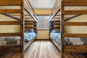 4 chambres, bureau, lit parapluie, Wi-Fi gratuit
