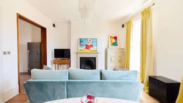 Apartment (3 Bedrooms) | Wohnbereich