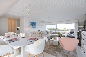 TV, books, offices - Huswell - Bright apartment with panoramic view (Koksijde)