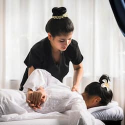 Couples treatment room(s), body treatments, aromatherapy