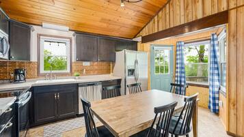 Frigorífic, microones, forn i placa de cuina