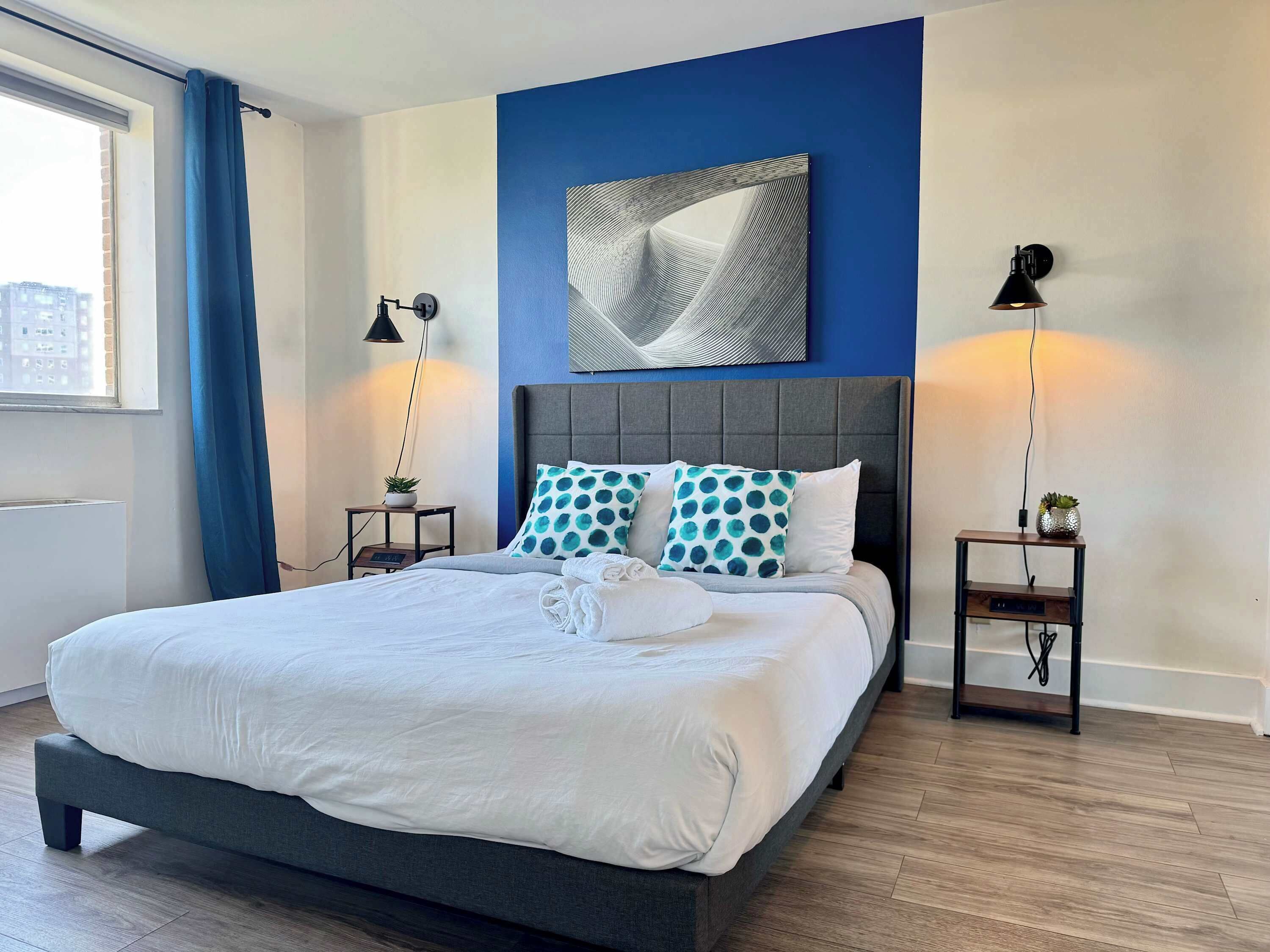 1 soverom, skrivebord, strykejern/-brett og wi-fi