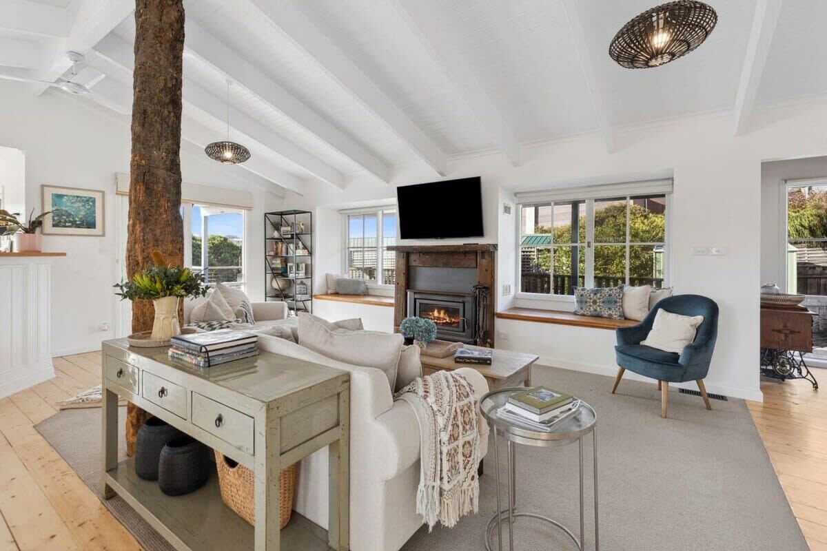 TV, fireplace, books, offices