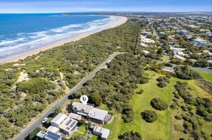 On the beach - Oceanside Haven: Fire, lake views and pet friendly (Ocean Grove)