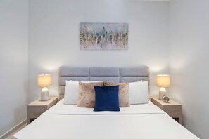 1 habitación, caja de seguridad en la habitación y escritorio 