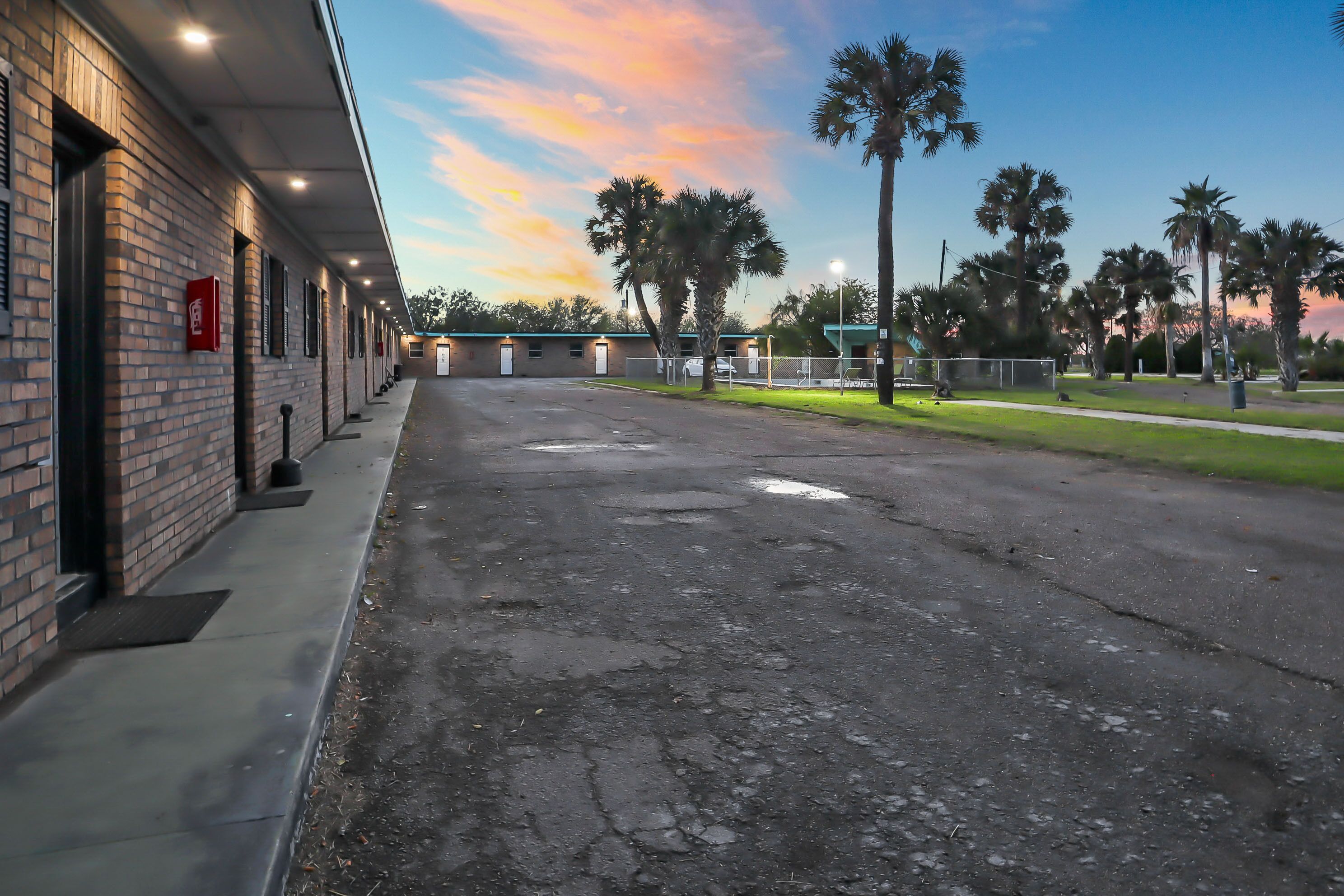 المنشأة من الخارج