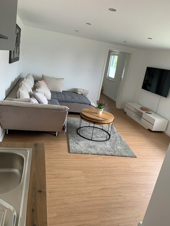Neu Renovierte Ferienwohnung In Ruhiger Lage (Großes Eingezäuntes Grundstück) - Plau am See
