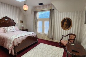 1 bedroom, desk, free WiFi, bed sheets