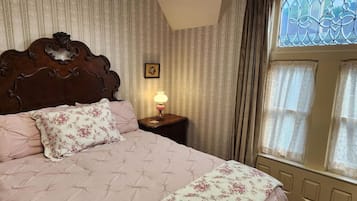 1 bedroom, desk, free WiFi, bed sheets