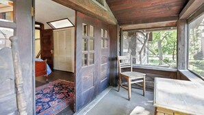 Unclassified image, 3 of 16, button - The City Cabin - Unique and Historic! (Columbus)