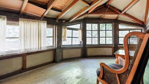 Unclassified image, 4 of 16, button - The City Cabin - Unique and Historic! (Columbus)