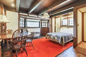 15 dormitorios, tabla de planchar con plancha, wifi y ropa de cama