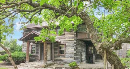 The City Cabin - Unique and Historic!