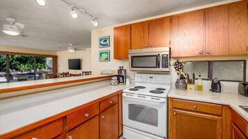Condo, 1 Queen Bed (Keauhou Punahele#D-103) | Private kitchen