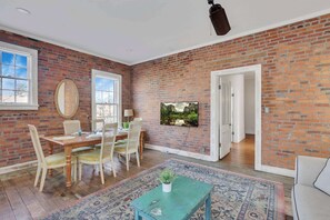 Interior - Big Retro House | Short North | Perfect for Groups (Columbus)