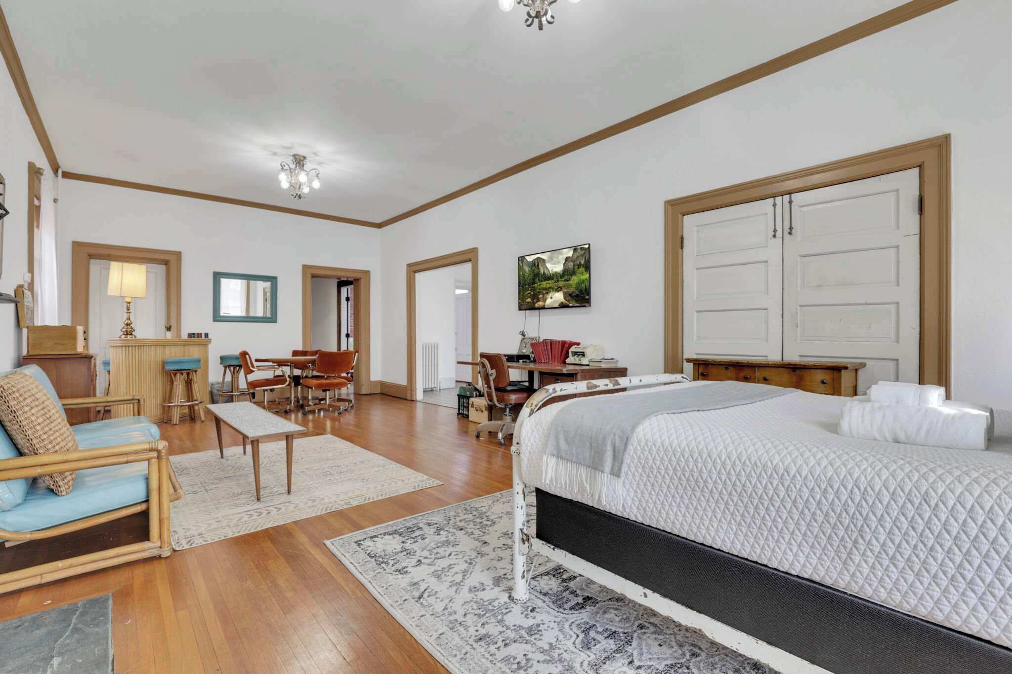 5 chambres, bureau, fer et planche à repasser, Wi-Fi