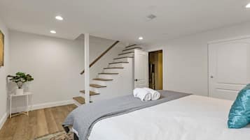 3 habitaciones, escritorio, tabla de planchar con plancha y wifi