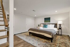 3 bedrooms, desk, iron/ironing board, WiFi