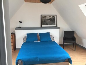 2 chambres, fer et planche à repasser, Wi-Fi, draps fournis