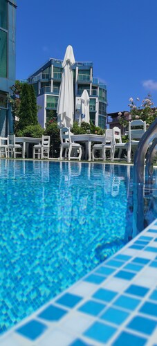 F 207 Primorsko del Sol-Spacious Luxury studio with kitchen  and free parking