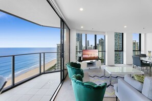 Unclassified image, 3 of 30, button - Wonderful 2-Bed with Pool, Gym & Scenic Views (Surfers Paradise)
