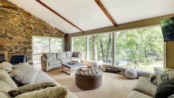 Fernseher, Kamin, Arbeitsbereiche