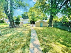 Property grounds - Family Home - 5mins to Downtown - Parking (Indianapolis)