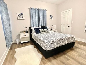 2 bedrooms, iron/ironing board, WiFi