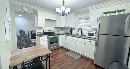 Chic Modern 2BR Retreat w/ Yard, Laundry & SmartTV