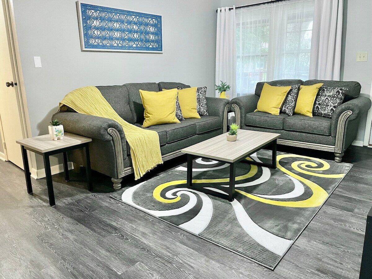 4 Bedrooms, Newly Remodeled, Quiet Neighborhood!