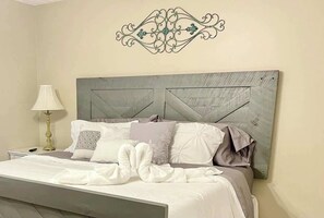 4 室のベッドルーム、アイロン / アイロン台、WiFi、ベッドシーツ