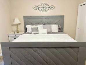 4 chambres, fer et planche à repasser, Wi-Fi, literie fournie