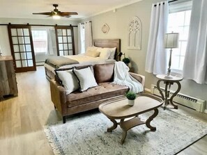 4 bedrooms, iron/ironing board, WiFi, bed sheets - Spacious Ivy Hills Home | Hot Tub • Fenced Yard (Indianapolis)