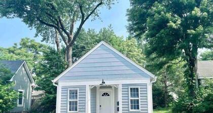 Noblesville Gem Near Music, Shops & History
