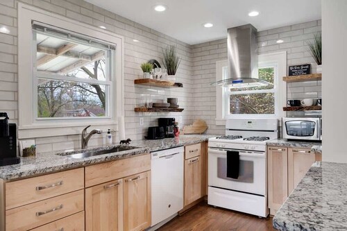 Private Home Close to Zoo, U of L, Churchill Downs