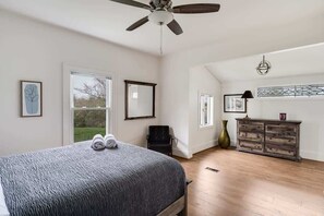 3 soverom, strykejern/-brett, wi-fi og sengetøy