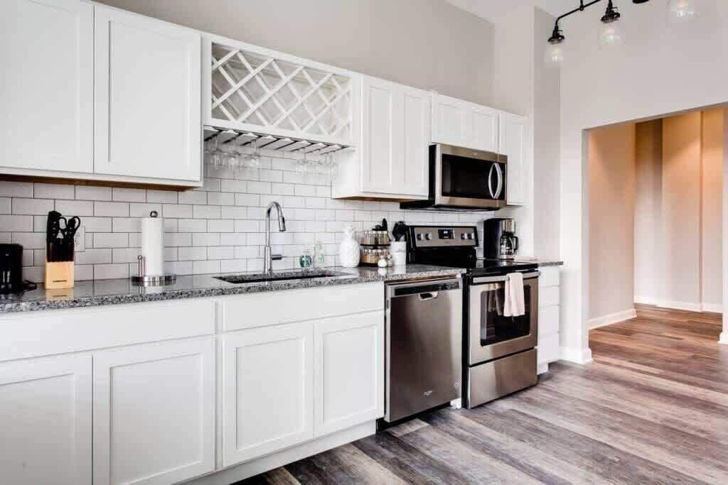 雪櫃、微波爐、焗爐、爐具