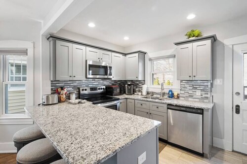 Baby Blue | Gorgeous Upscale Retreat | Ideal Area