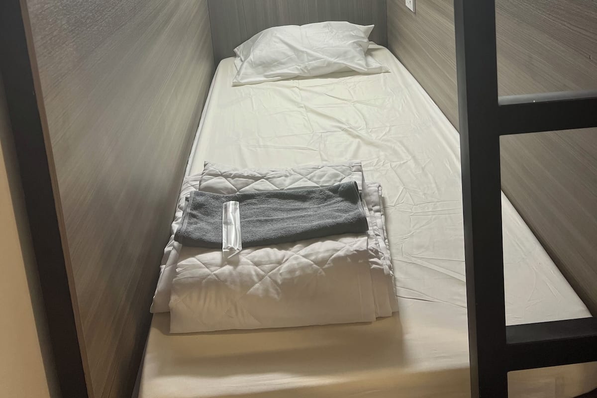Cabin cơ bản, phòng tập thể nam và nữ, quang cảnh sân vườn (Male & Female) | Truy cập Internet không dây miễn phí, bộ trải giường 