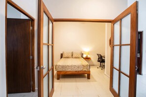 2 dormitorios, tabla de planchar con plancha, wifi y ropa de cama