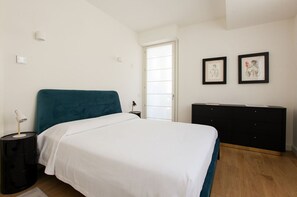 1 slaapkamer, een strijkplank/strijkijzer, gratis wifi, beddengoed