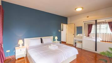 3 bedrooms, iron/ironing board, travel cot, WiFi