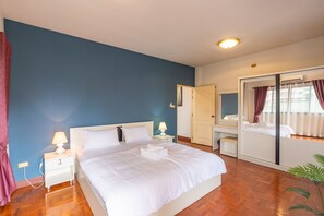 3 slaapkamers, een strijkplank/strijkijzer, reisbedje, wifi