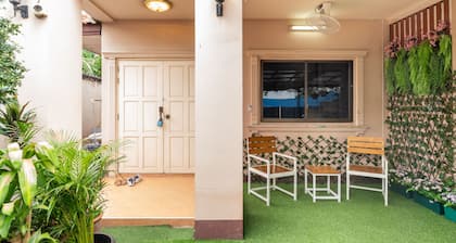 Spacious 3BR Private House Near Old City Near Night Bazaar